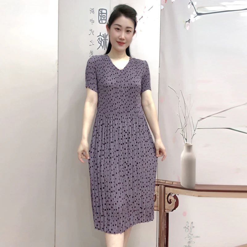 V领修身减龄高弹力女装夏季短袖夏装褶皱裙子连衣裙轻薄透气