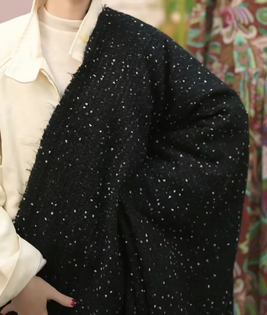 意大利老唱片纯黑色小香风面料140CM 485G/M