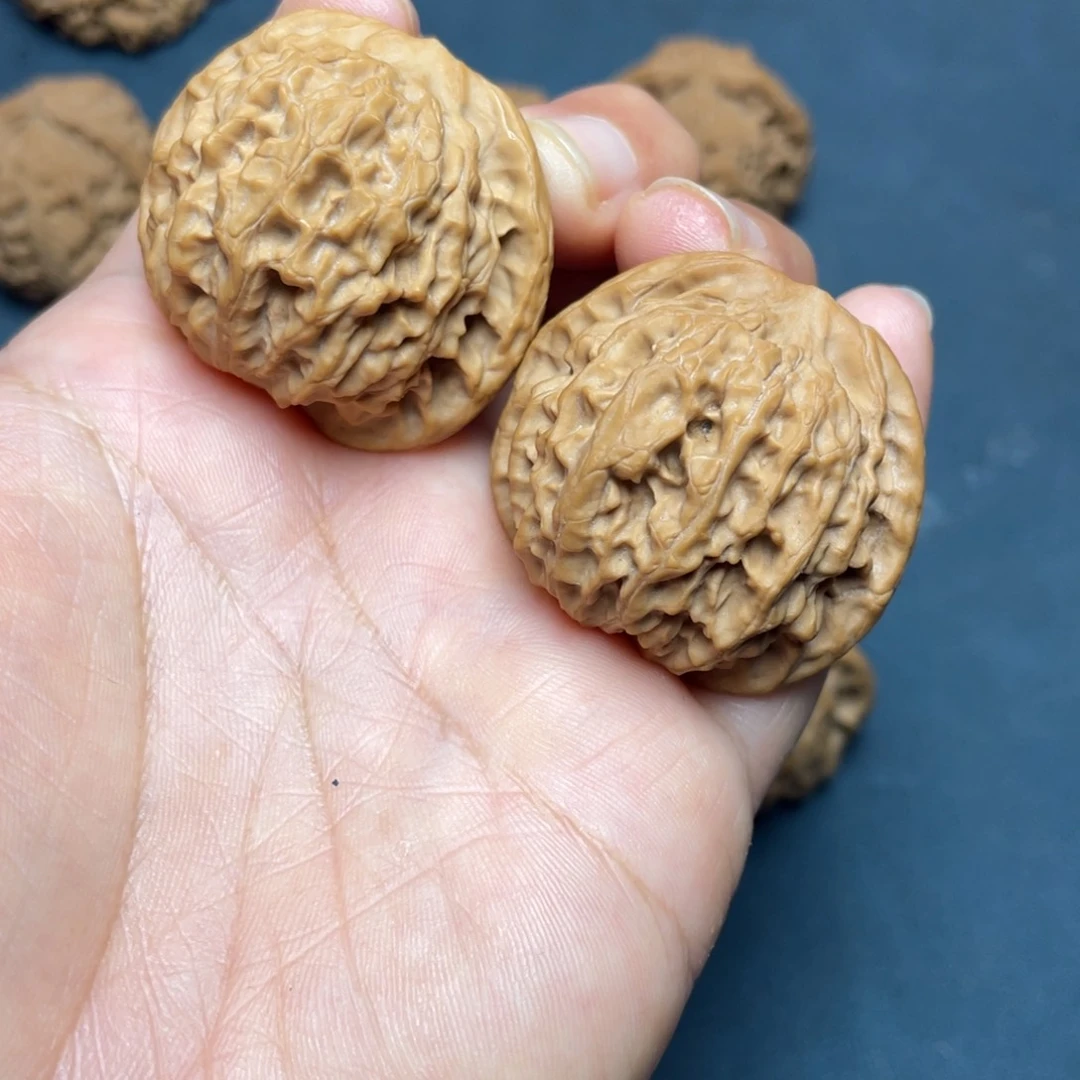 【闪购商品】文玩核桃吊坠我***人秦公子………