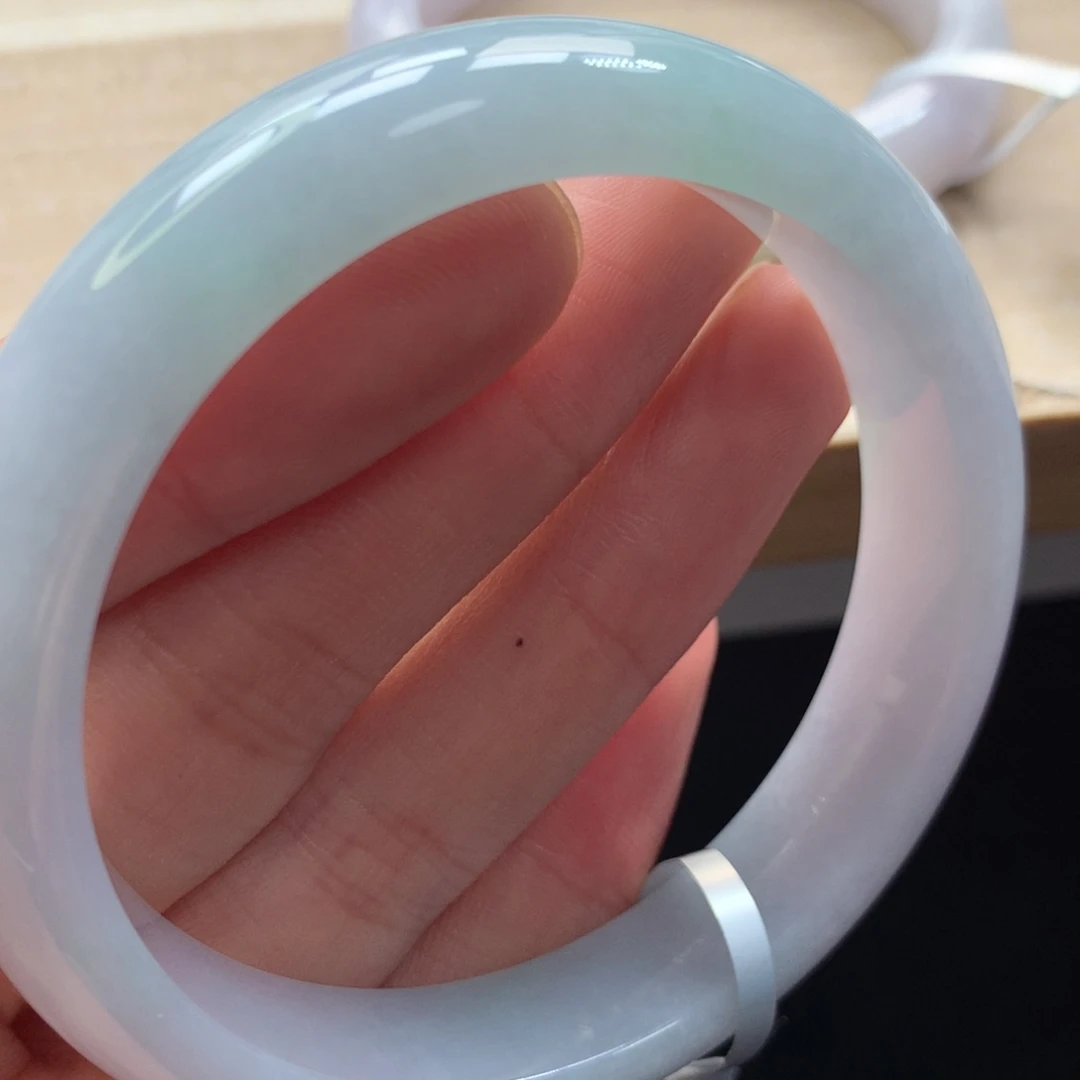 未镶嵌手镯翡翠手镯