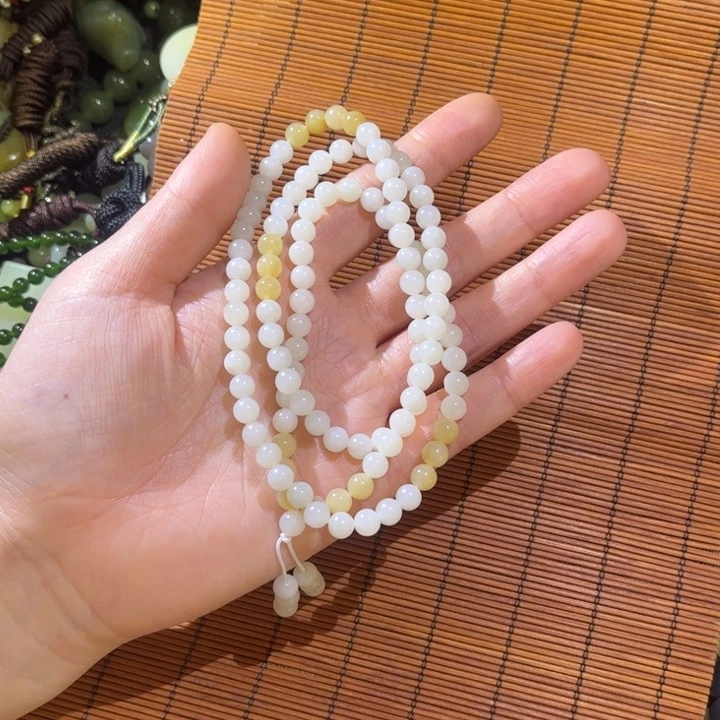 和田玉其它未镶嵌皇**娘