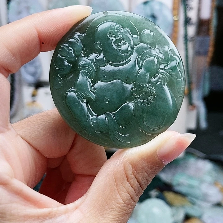 颈饰足铂镶嵌翡翠翡翠