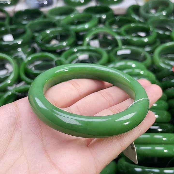 未镶嵌手镯和田玉（碧玉）