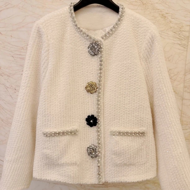 【白雪冰花】重工亮片刺绣2025小香风短外套女高级感气质外衣冬季