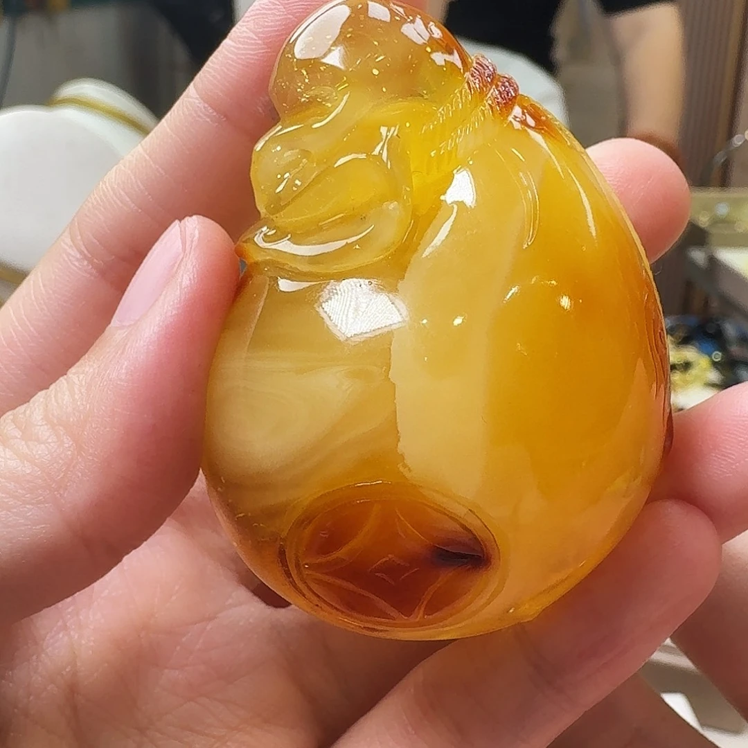 琥珀未镶嵌颈饰吊坠