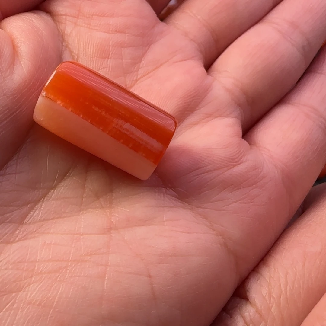 南红玛瑙桶珠未镶嵌