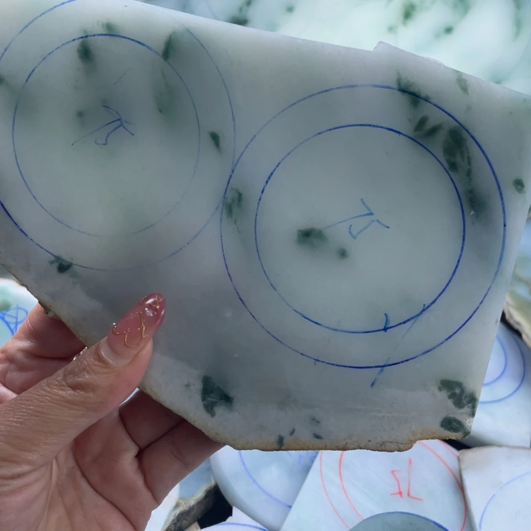 定制翡翠未镶嵌翡翠手镯