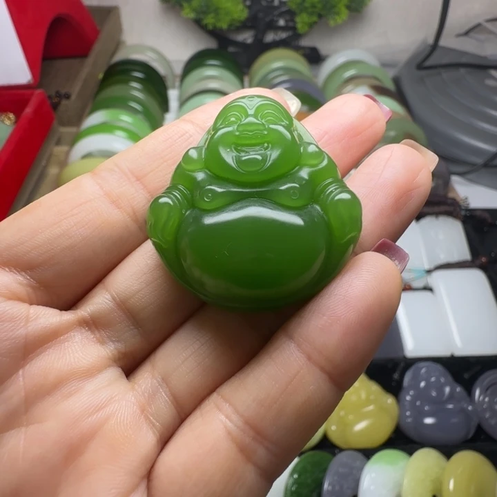 天然新疆阳绿佛公吊坠