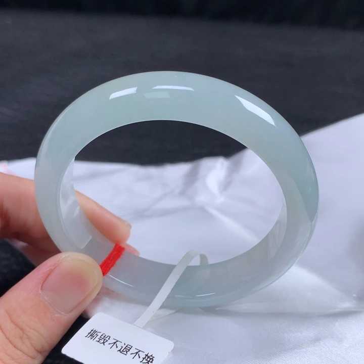 翡翠未镶嵌手镯