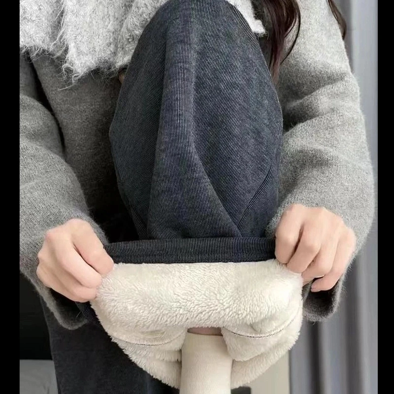 白色羊羔绒女秋冬季2024新款加绒加厚高腰直筒软糯阔腿裤子