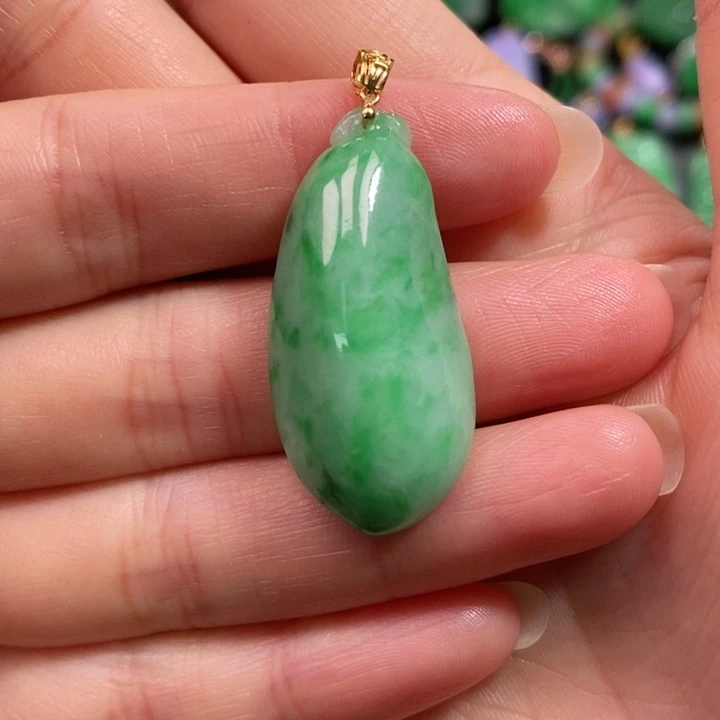 颈饰未镶嵌翡翠吊坠