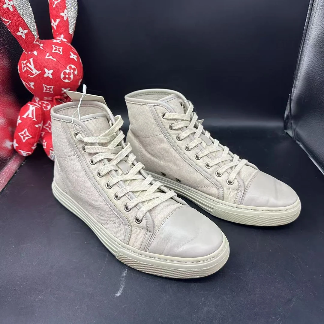 95新 GUCCI/古驰 【AO福利】40欧码 男士米白贝壳头高帮鞋bd096