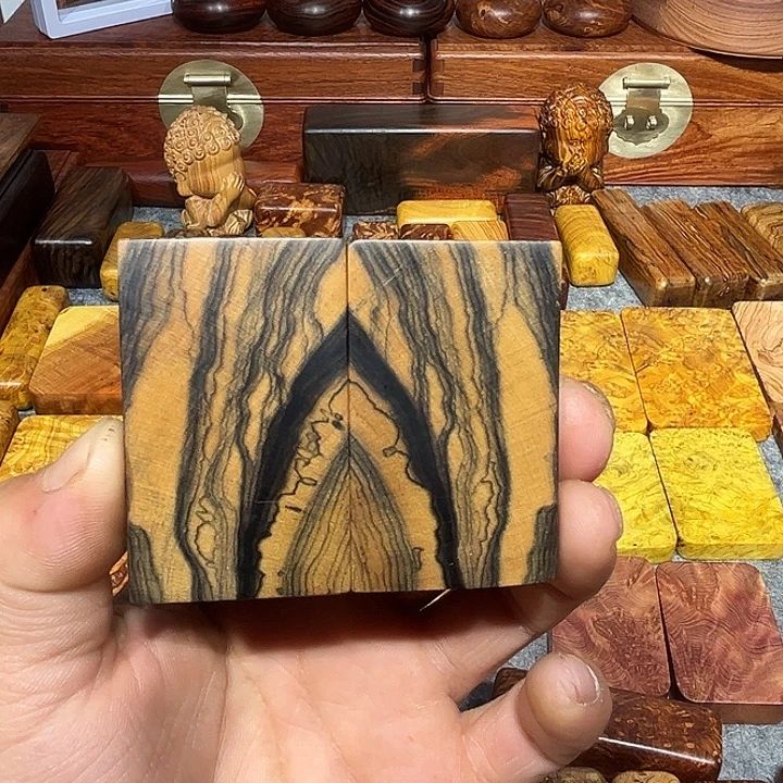 阿***艺家具紫檀木类黑白