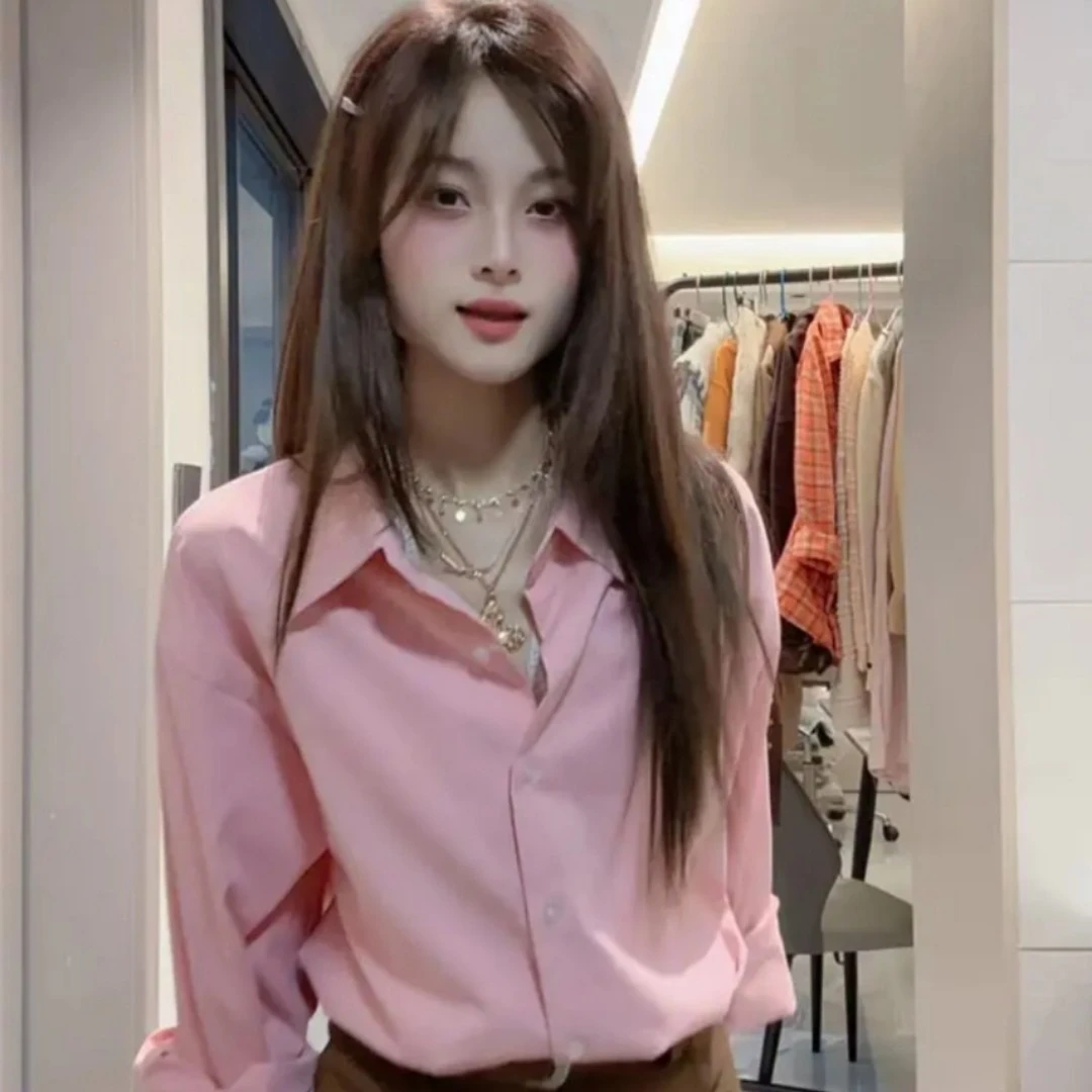 韩系字母刺绣粉色长袖衬衫女秋季2025年新款设计感慵懒风内搭上衣