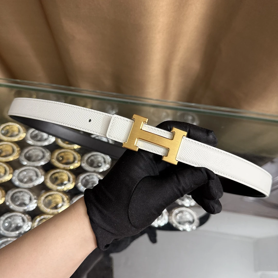 新款女士高档皮带休闲工字扣H扣牛皮腰带潮流时尚休闲百搭韩装饰