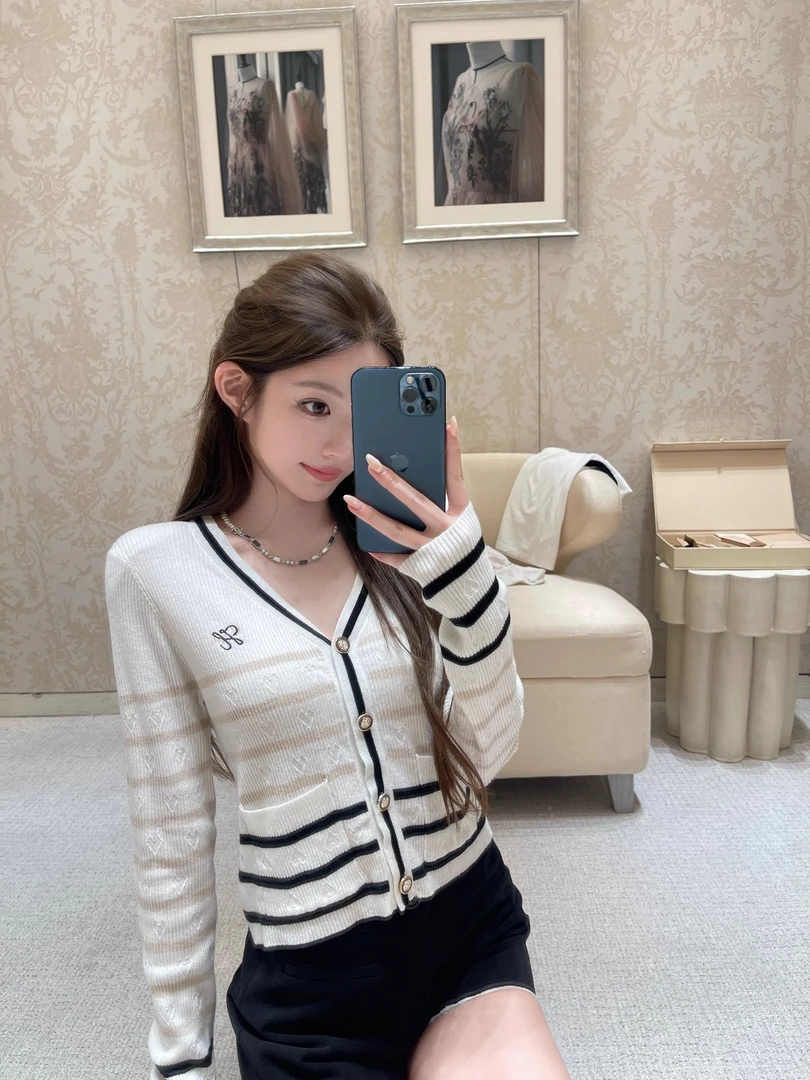 法式早秋季新款条纹长袖低圆领扣子开衫上衣女/高腰短裤两件套
