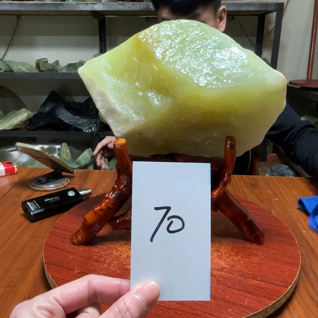 蛇纹石玉未镶嵌原石