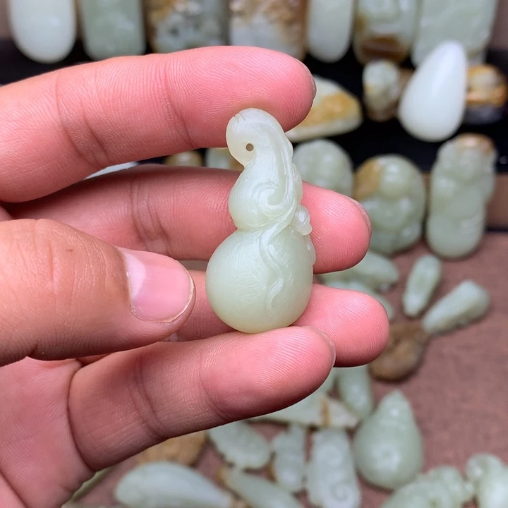 家***田和田玉（糖玉）未镶嵌颈饰