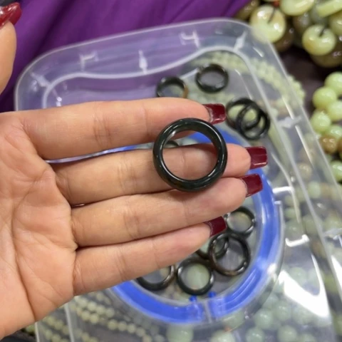 岫岩河磨玉（透闪石质玉）戒指未镶嵌