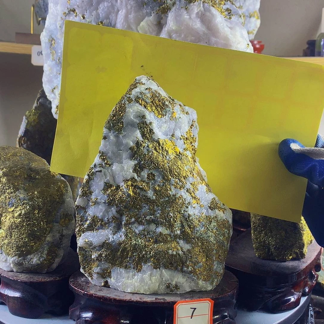 石材7号原矿石带底座