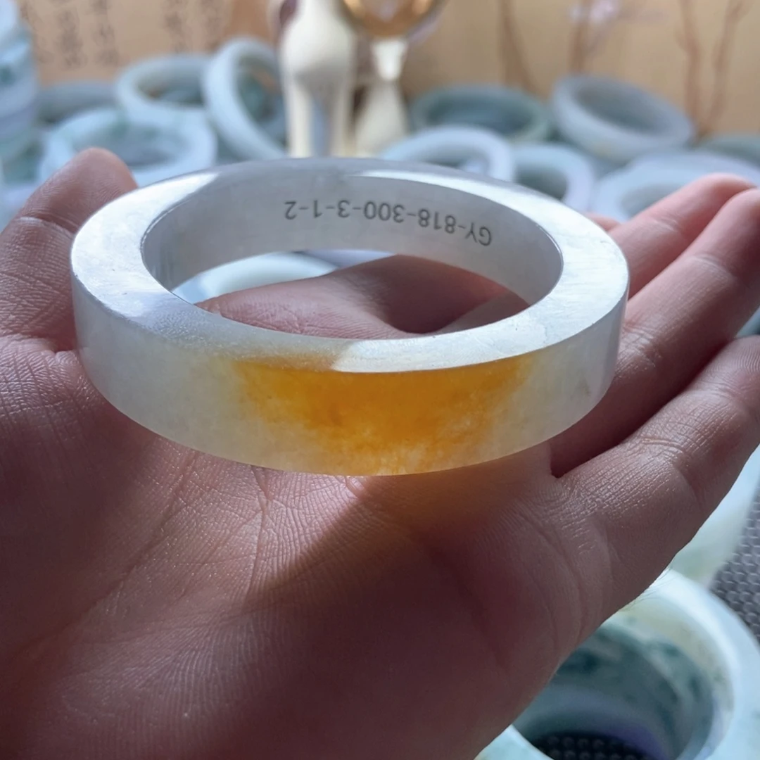 菲***娅未镶嵌AA定制翡翠AA