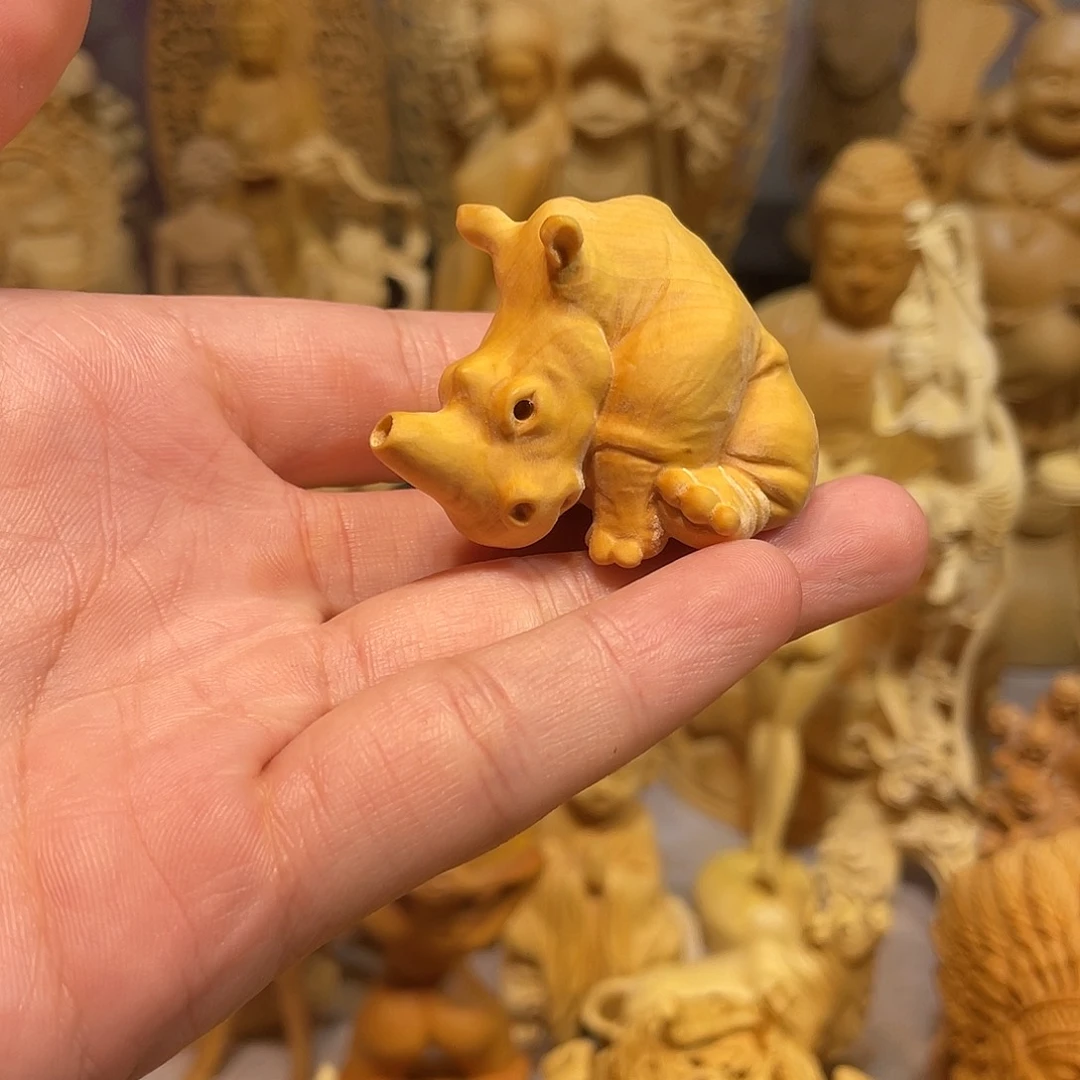 黄杨木小瑕疵犀牛