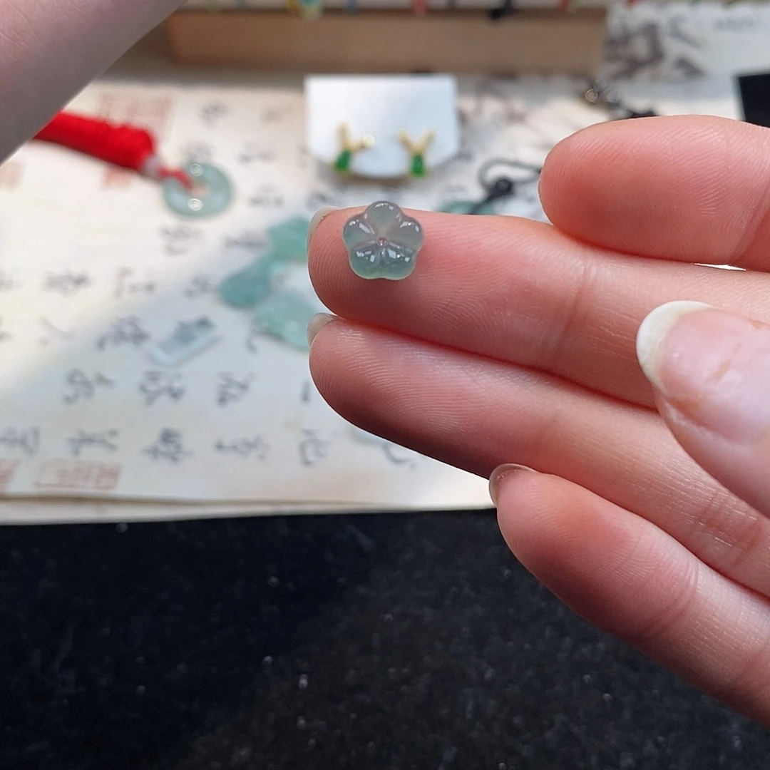 翡翠颈饰未镶嵌天然翡翠