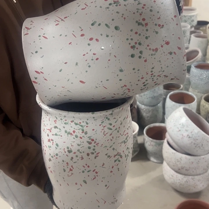 高度25厘米口18厘米