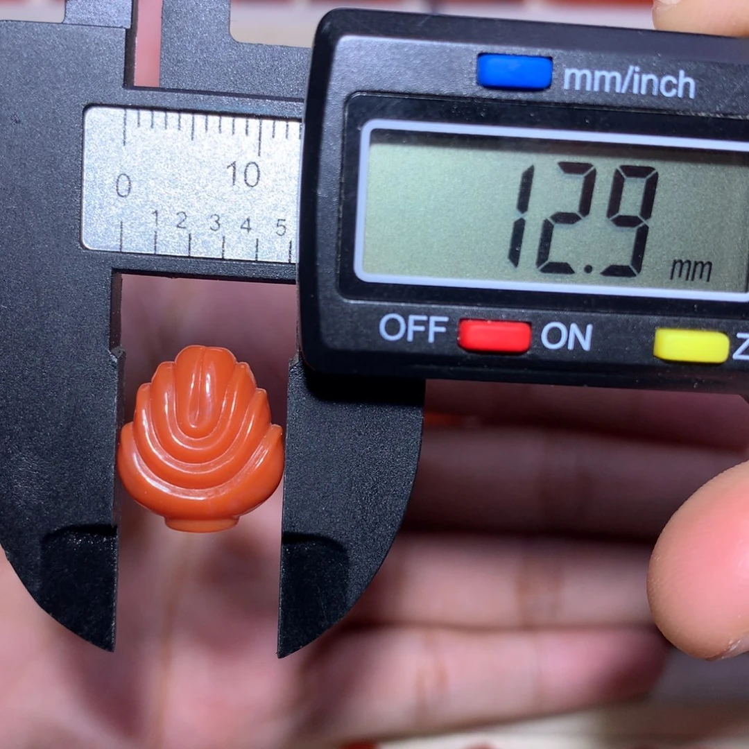 南红玛瑙未镶嵌满肉柿子莲花背云微纹