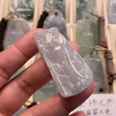 颈饰未镶嵌翡翠玉