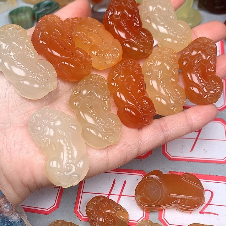 L****玛瑙/玉髓未镶嵌颈饰