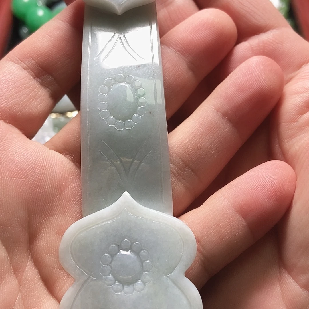 翡翠未镶嵌颈饰翡翠如意摆件