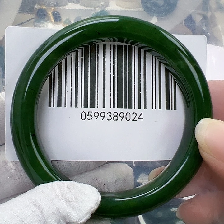 随***️和田玉未镶嵌手镯微瑕56