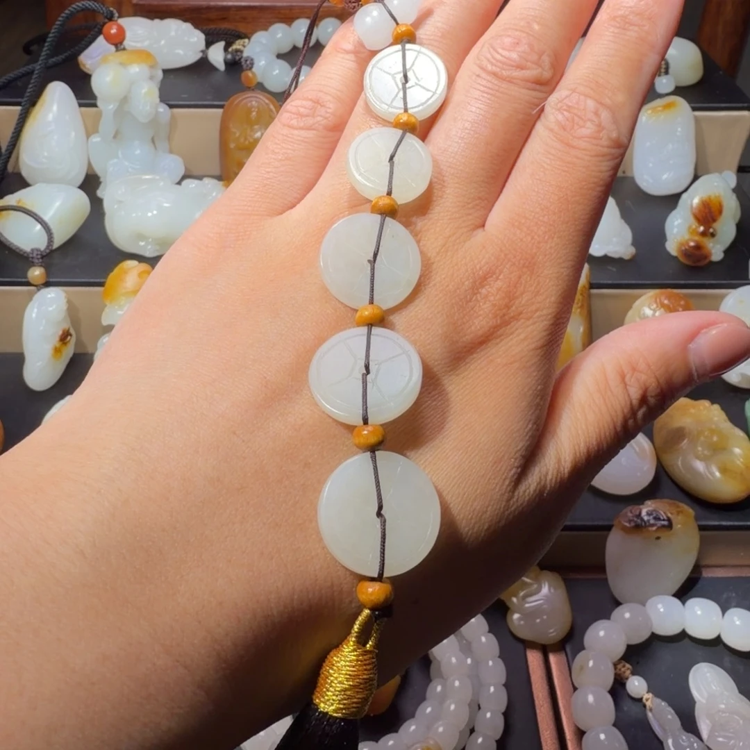 和田玉未镶嵌车挂