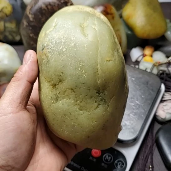 和田玉未镶嵌把件