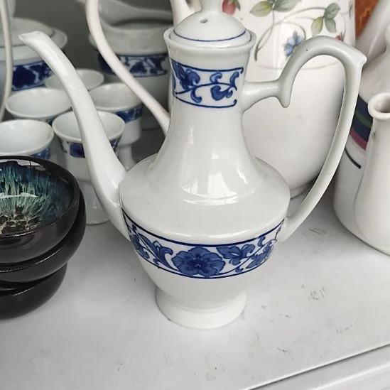 瓷片五厂，七厂各种摆件，瓷片，均有瑕疵！