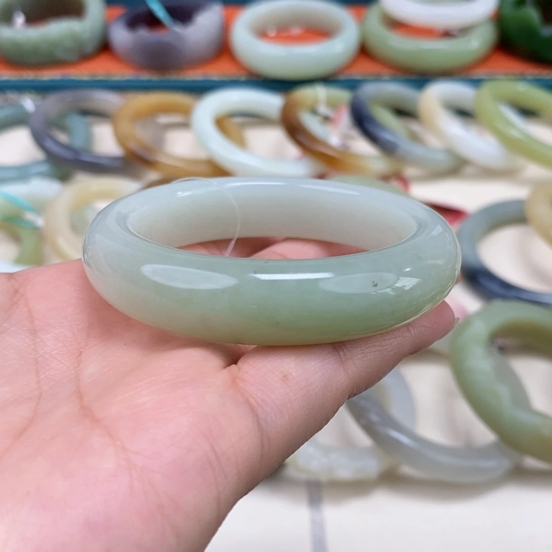 向***生和田玉未镶嵌手镯53.3