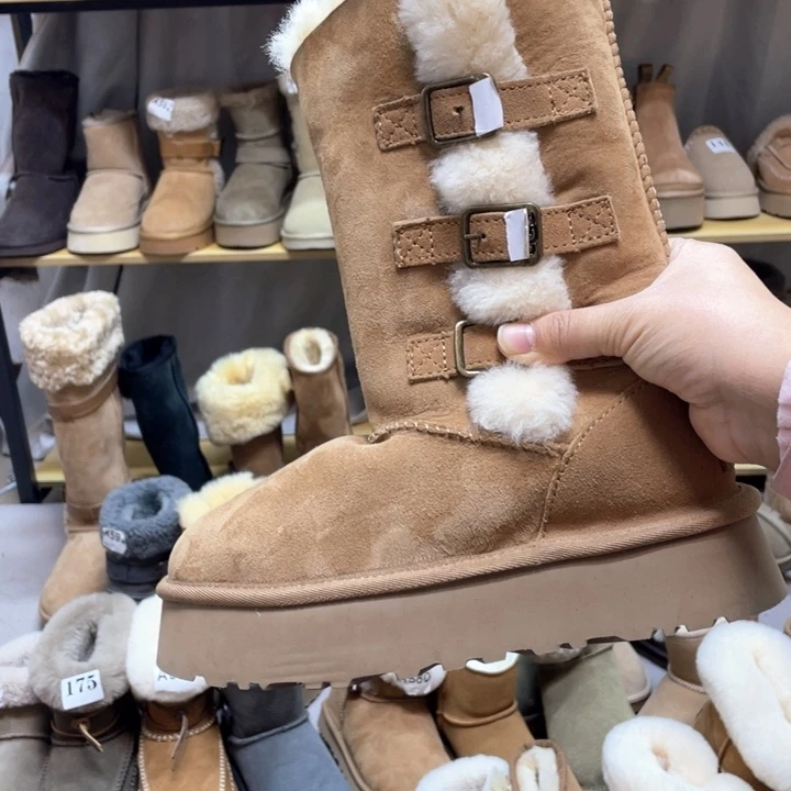 38码栗色三拍扣骑士