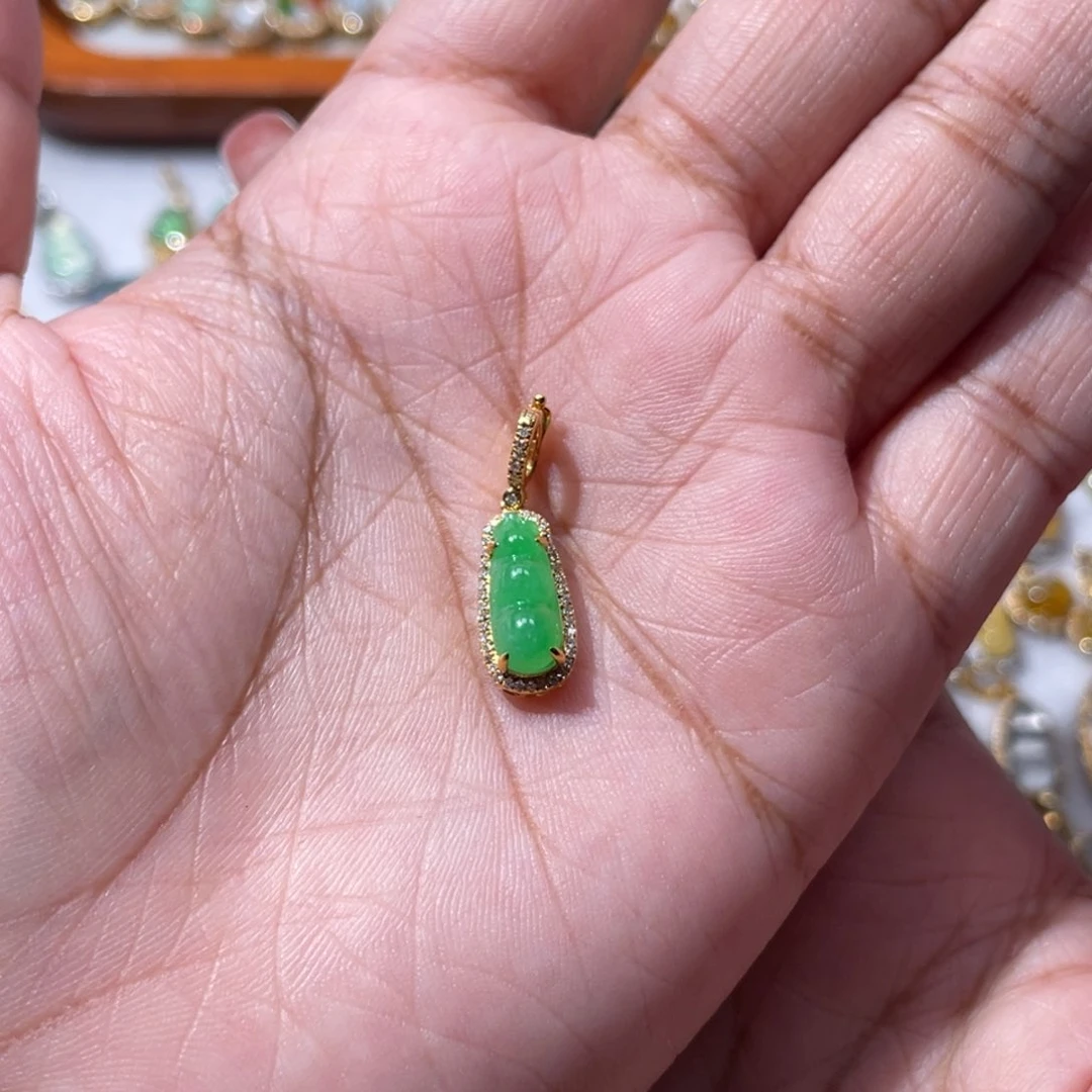 吊坠(不含链)18K金镶嵌翡翠