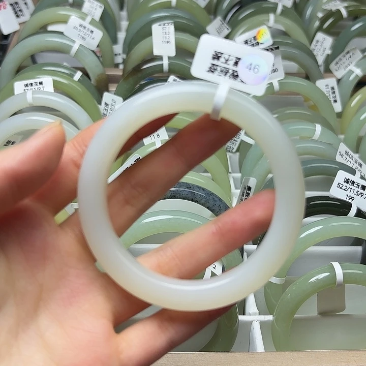 未镶嵌手镯和田玉