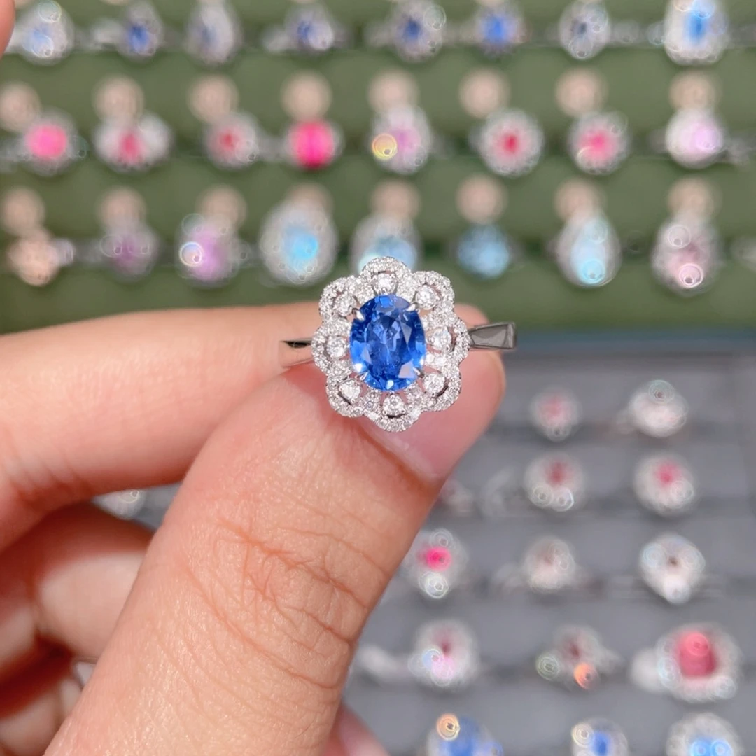 蓝宝石戒指18K金镶嵌1.35ct