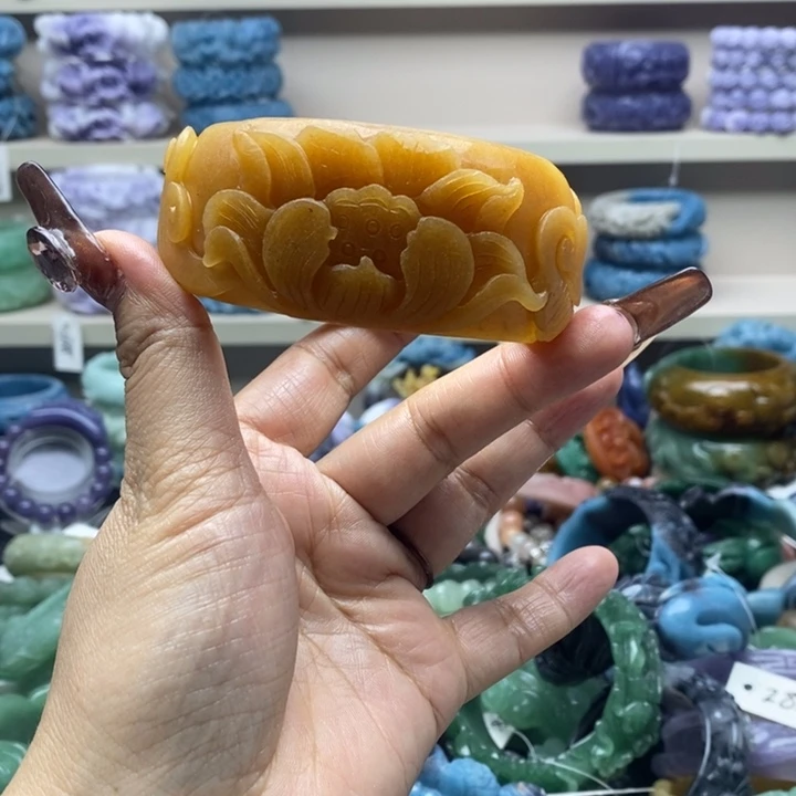 未镶嵌手镯石英岩玉