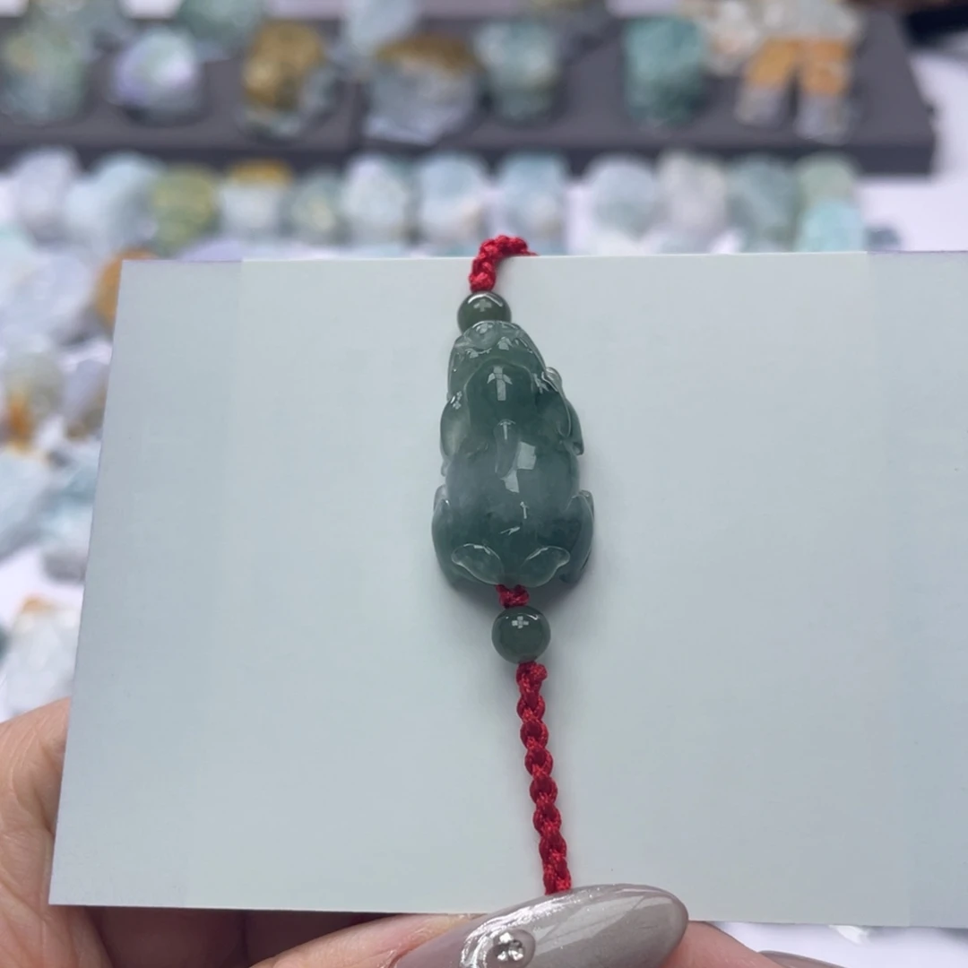 翡翠颈饰未镶嵌貔貅