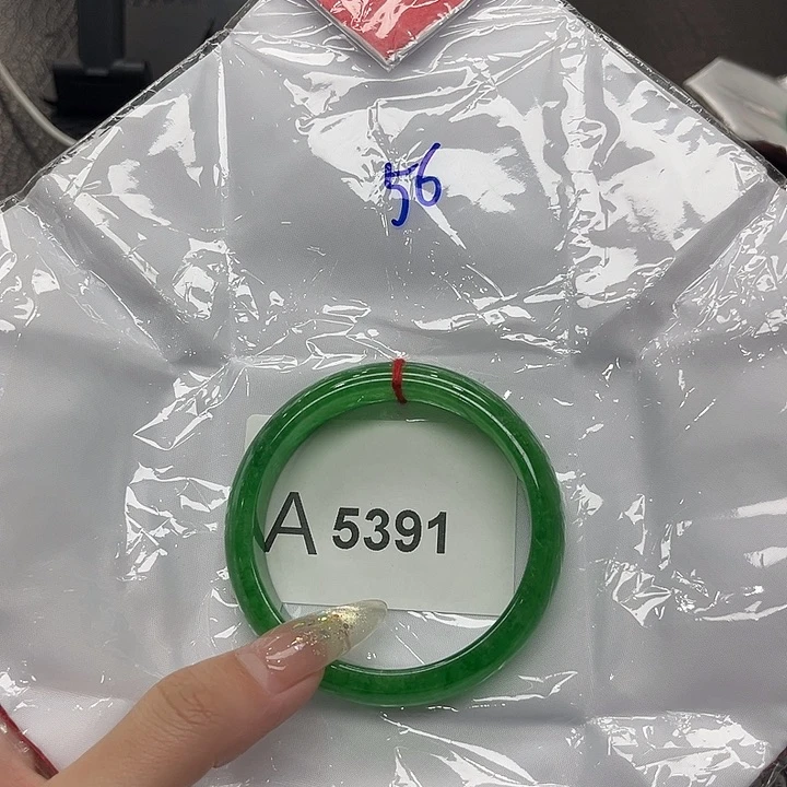 翡翠手镯未镶嵌默认微瑕