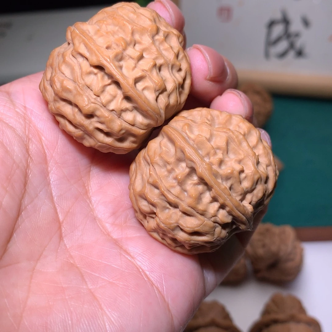 文玩核桃把件黄松峪元宝