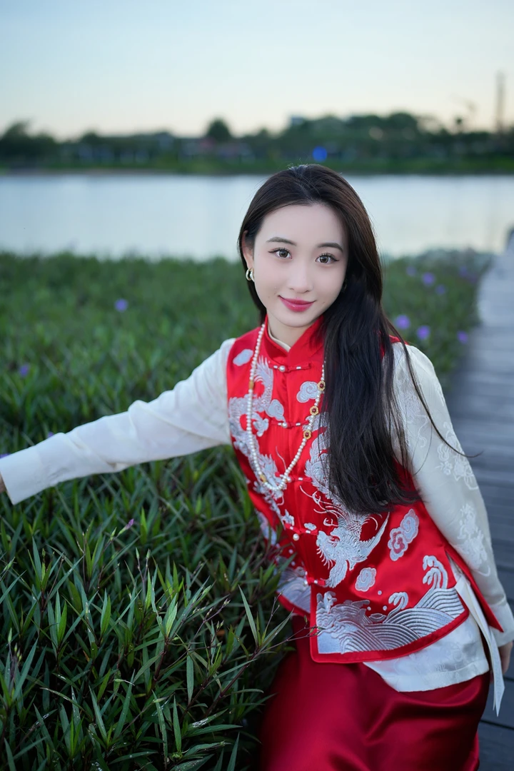 蓝大【月奕】醋酸龙凤呈祥刺绣马甲9842