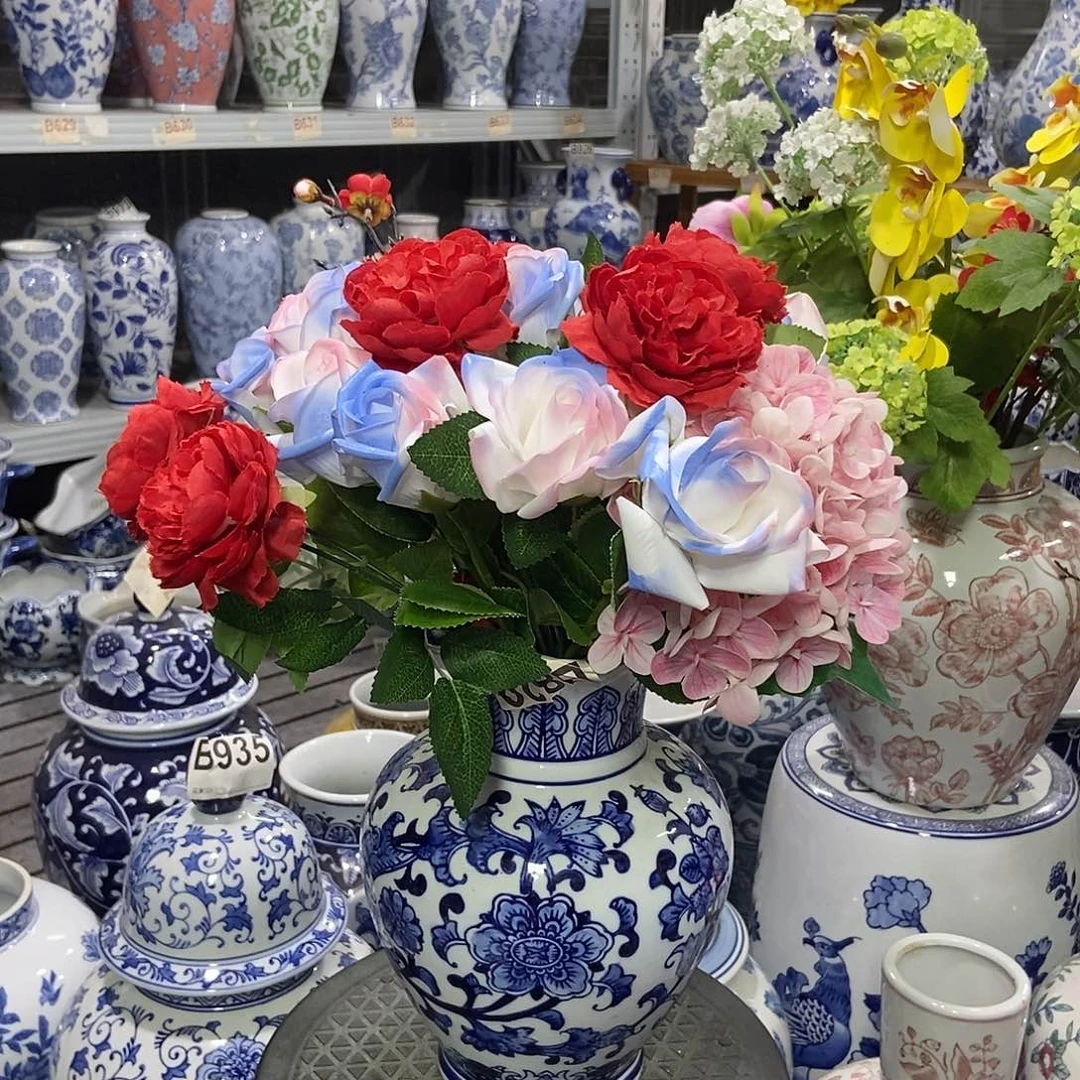 摆件花瓶手绘釉下彩