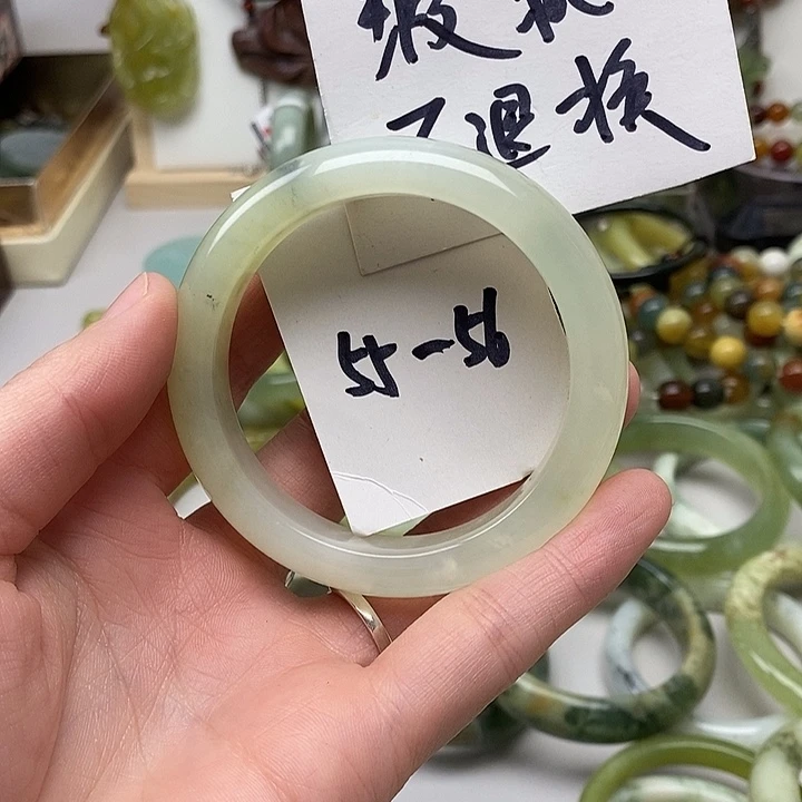 蛇纹石玉手镯未镶嵌岫玉9