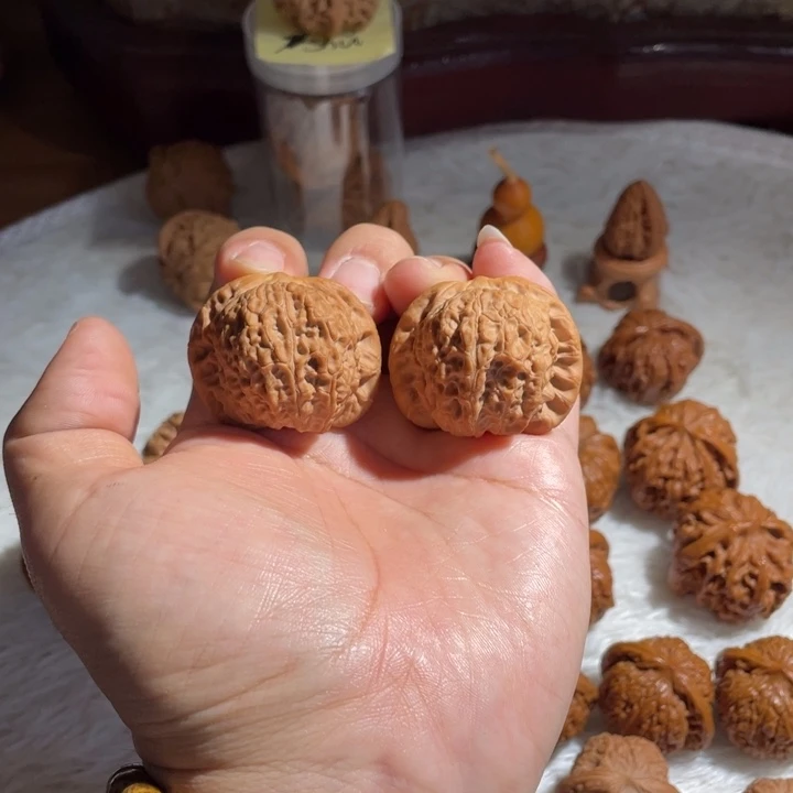 文玩核桃把件17-血麒麟