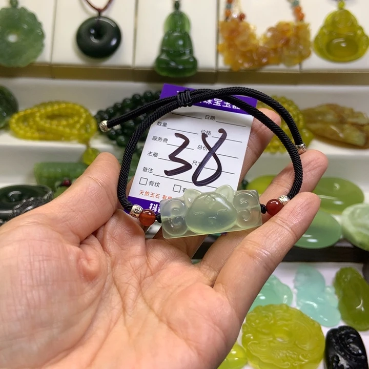 【闪购商品】未镶嵌蛇纹石玉颈饰